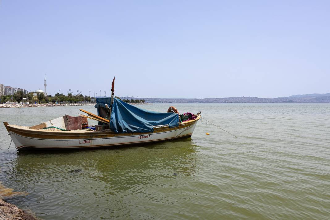İzmir’de denizin rengi değişti! Görüntü ne ifade ediyor? - Resim: 25